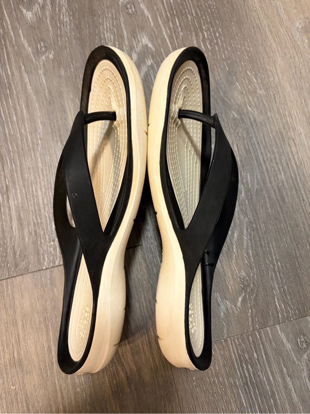 CROCS Women's Swiftwater      Black and Cream Flip-Flop Size 8 - Picture 4 of 7